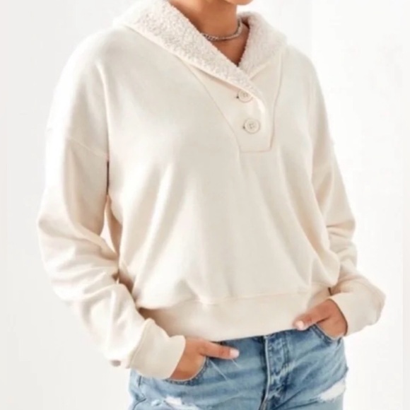 American Eagle Outfitters Tops - American Eagle Cream Pullover